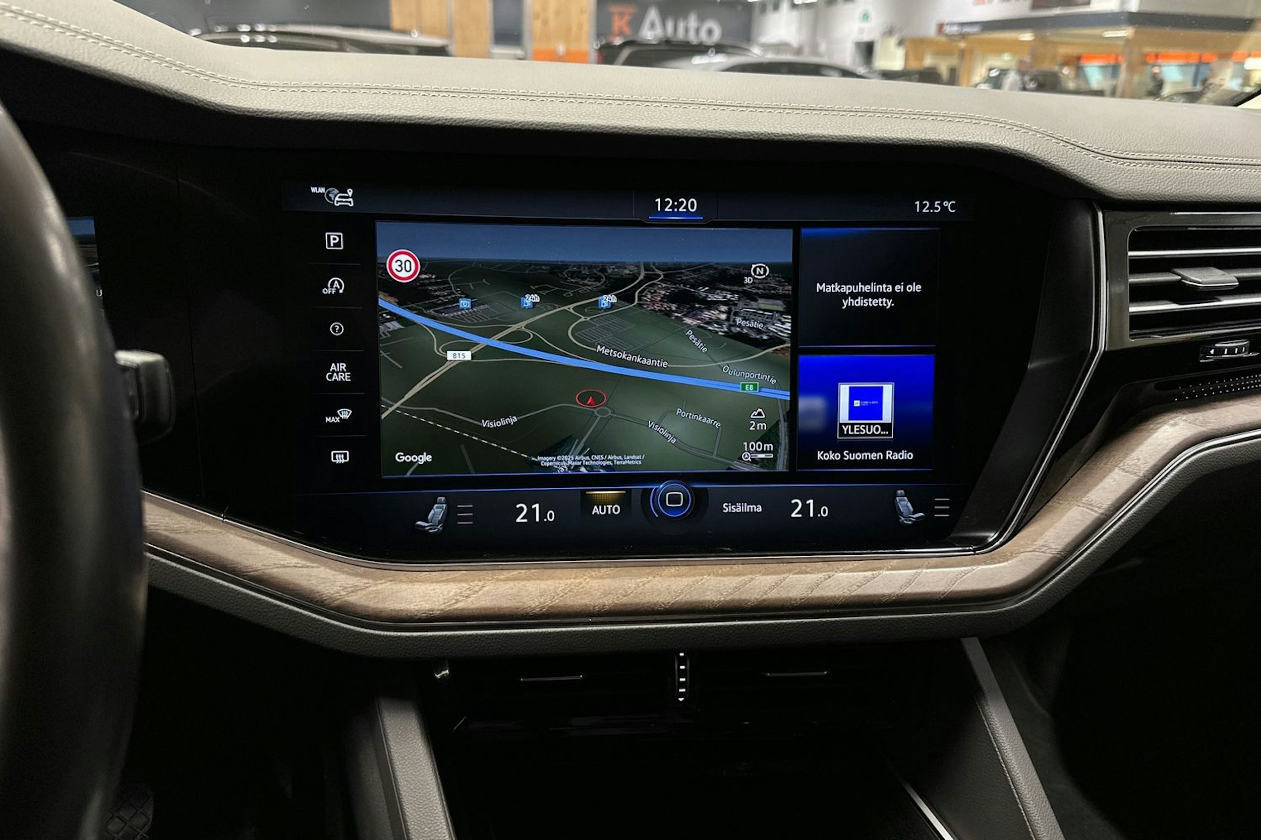 met. punainen Volkswagen Touareg 2019 kuva 24.