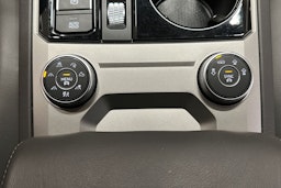 met. punainen Volkswagen Touareg 2019 kuva 25.