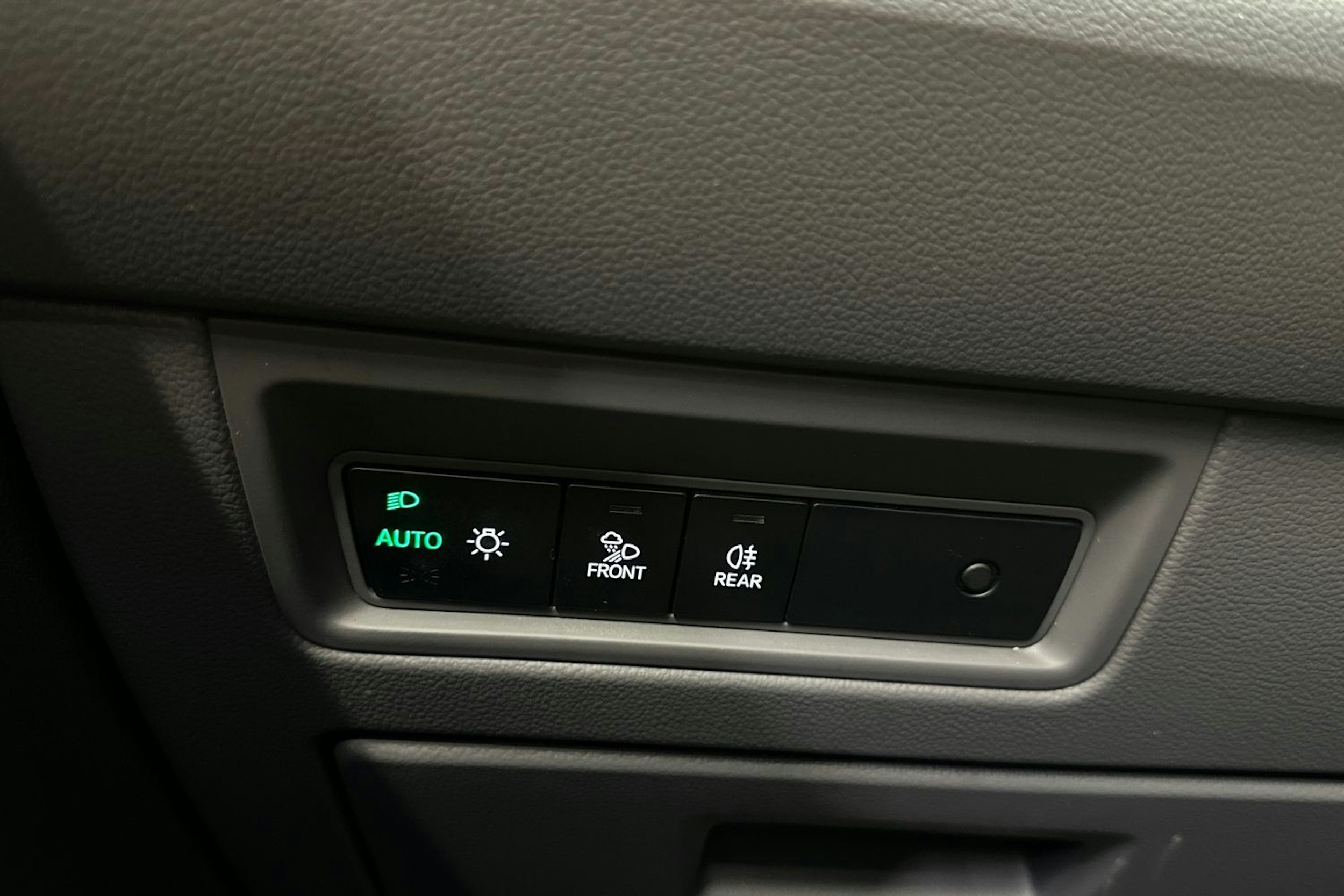 met. punainen Volkswagen Touareg 2019 kuva 31.