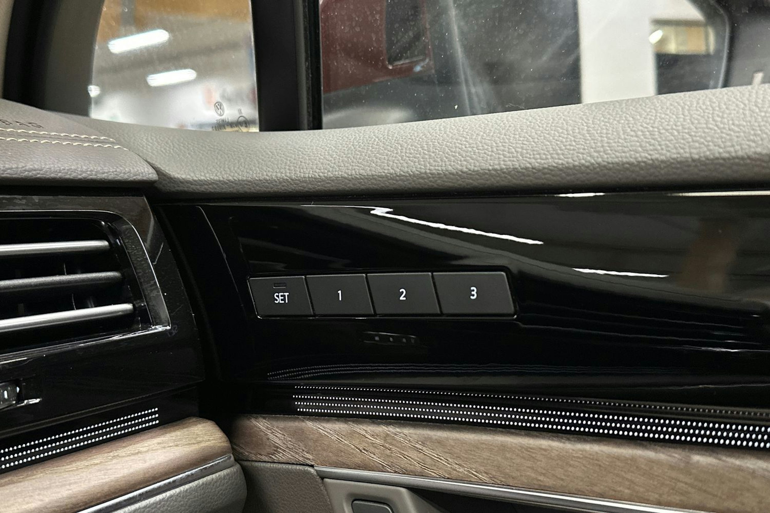 met. punainen Volkswagen Touareg 2019 kuva 33.