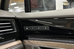 met. punainen Volkswagen Touareg 2019 kuva 33.