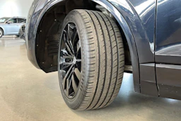 musta Volkswagen Touareg 2019 kuva 10.