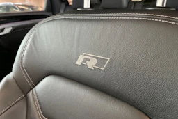 musta Volkswagen Touareg 2019 kuva 12.