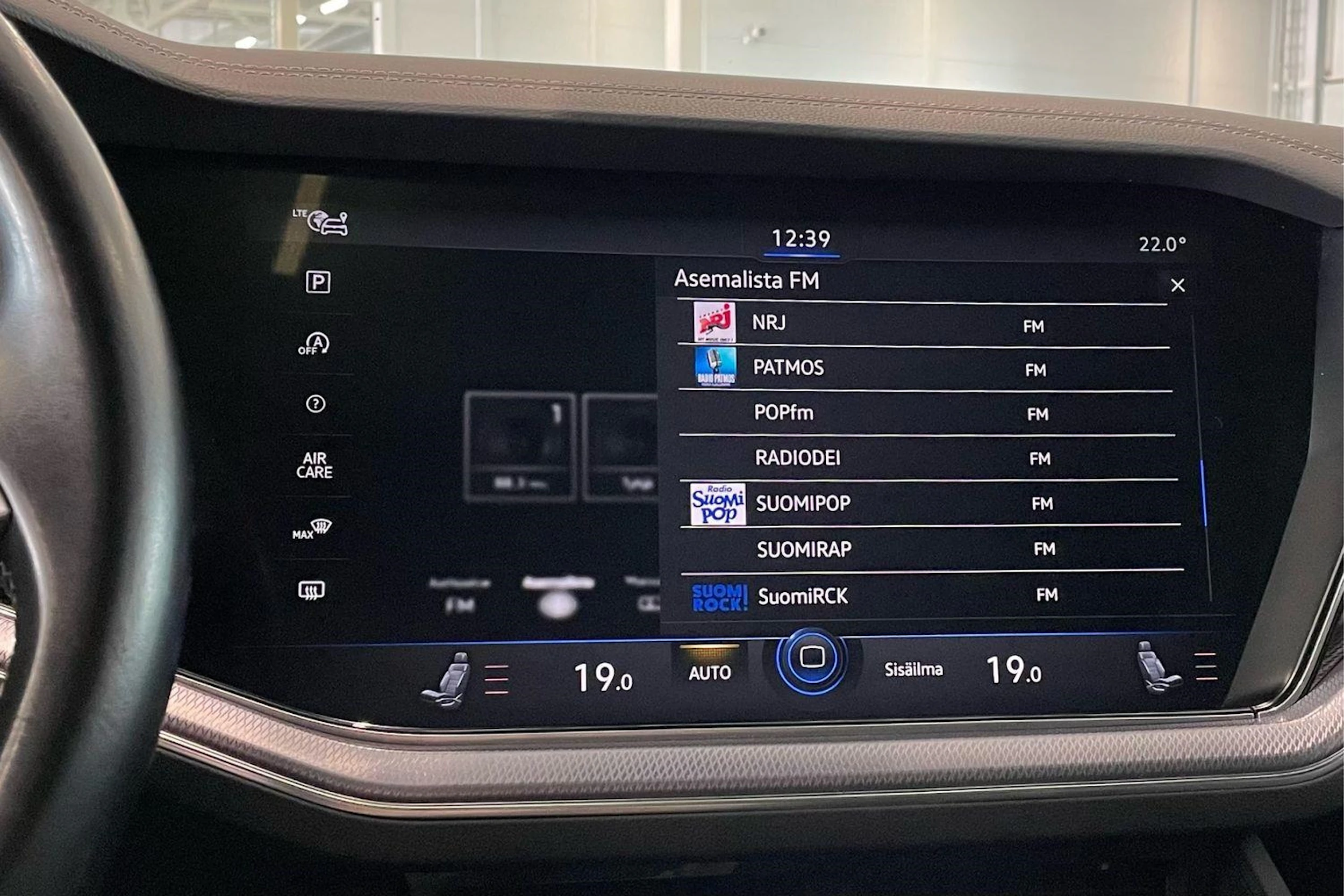 musta Volkswagen Touareg 2019 kuva 18.