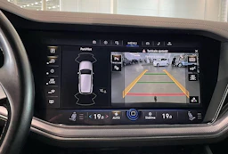 musta Volkswagen Touareg 2019 kuva 23.