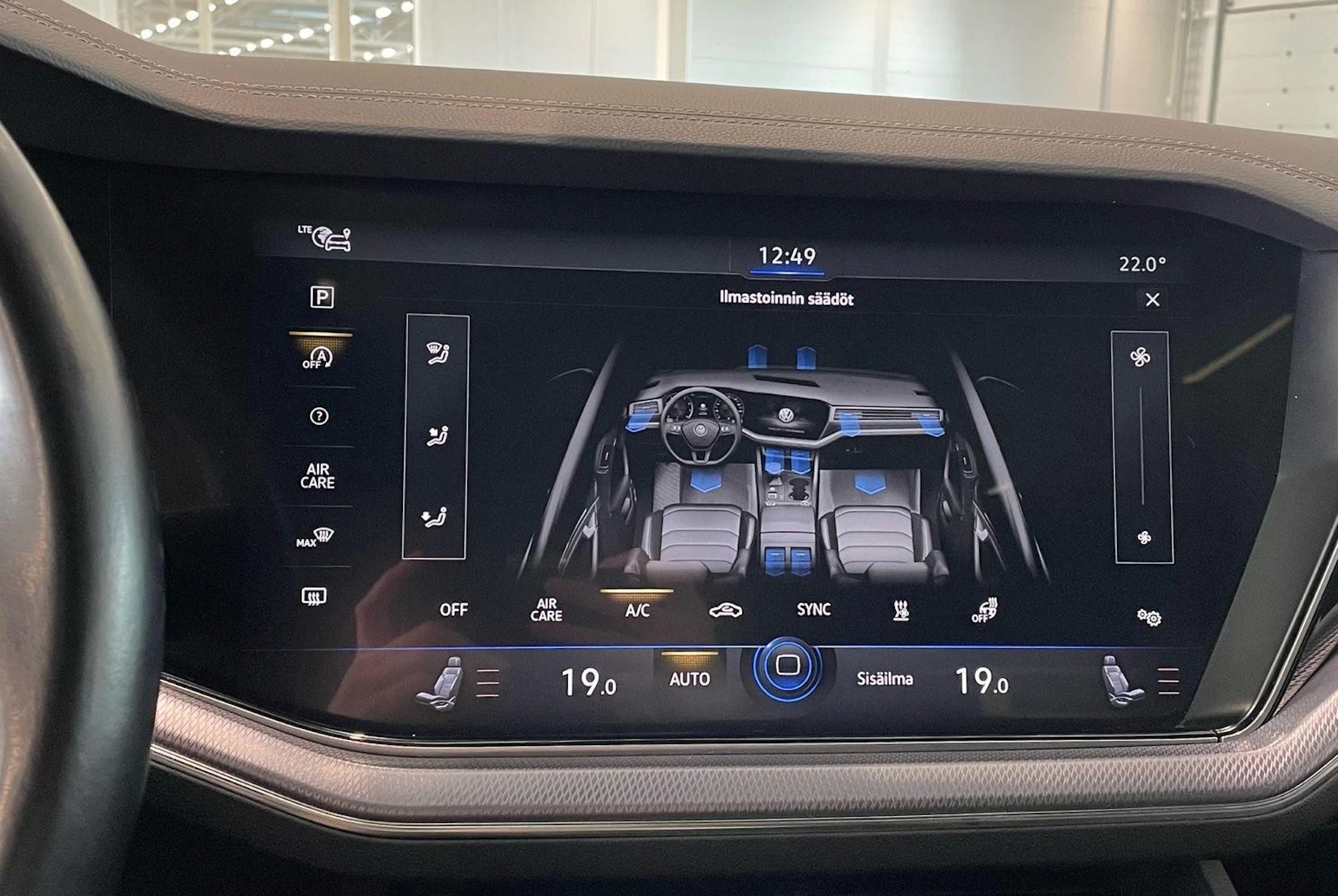 musta Volkswagen Touareg 2019 kuva 25.
