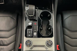musta Volkswagen Touareg 2019 kuva 27.