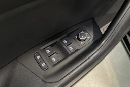 musta Volkswagen Touareg 2019 kuva 31.