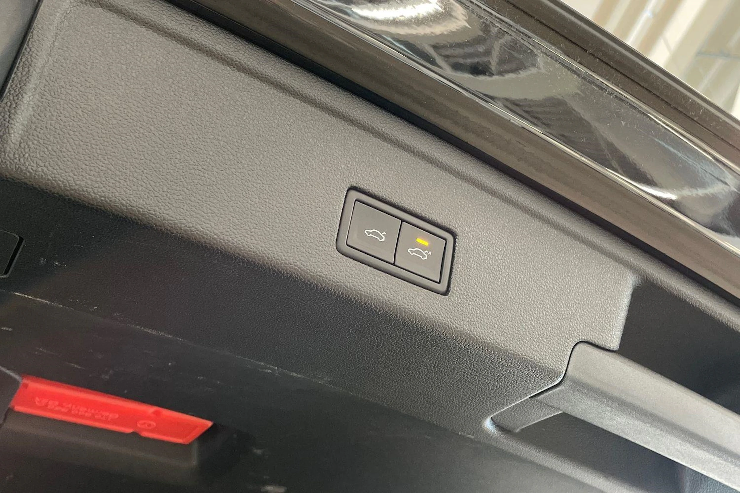musta Volkswagen Touareg 2019 kuva 33.