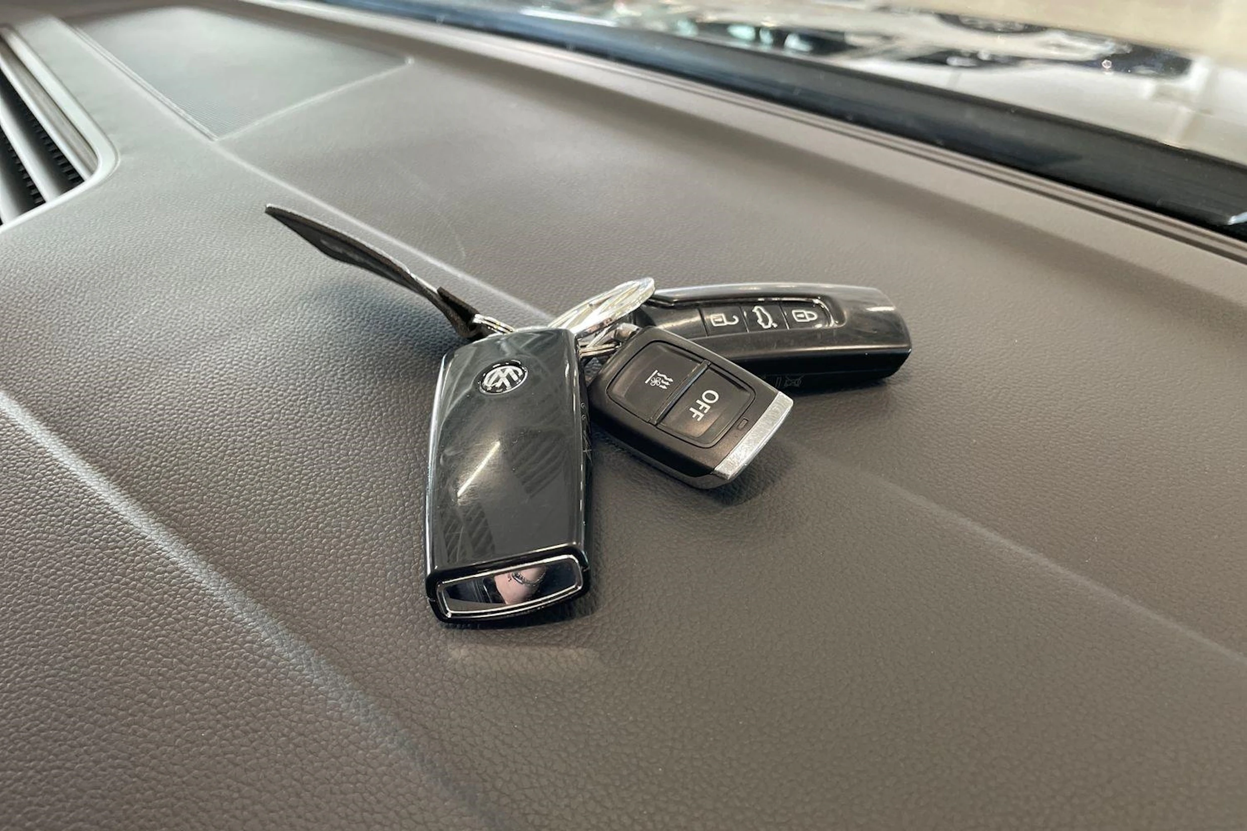 musta Volkswagen Touareg 2019 kuva 37.