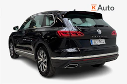 musta Volkswagen Touareg 2020 kuva 2.