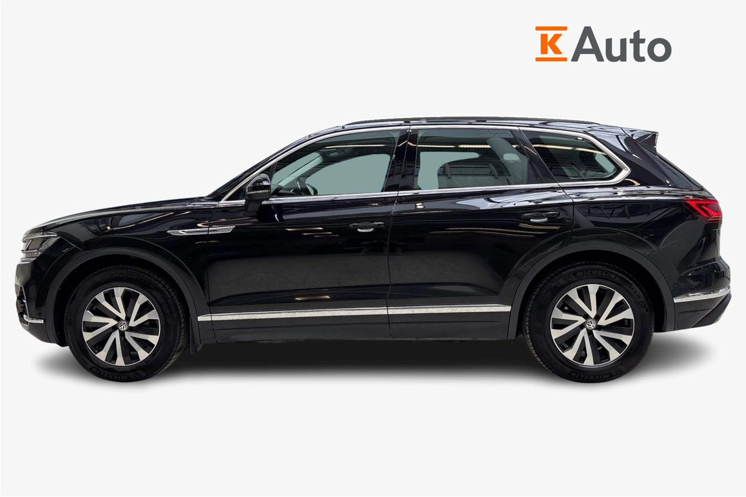 musta Volkswagen Touareg 2020 kuva 5.