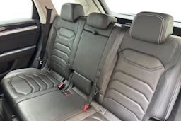 musta Volkswagen Touareg 2020 kuva 8.