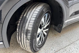 musta Volkswagen Touareg 2020 kuva 10.
