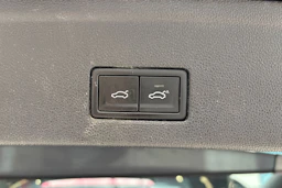 musta Volkswagen Touareg 2020 kuva 13.