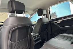 musta Volkswagen Touareg 2020 kuva 15.