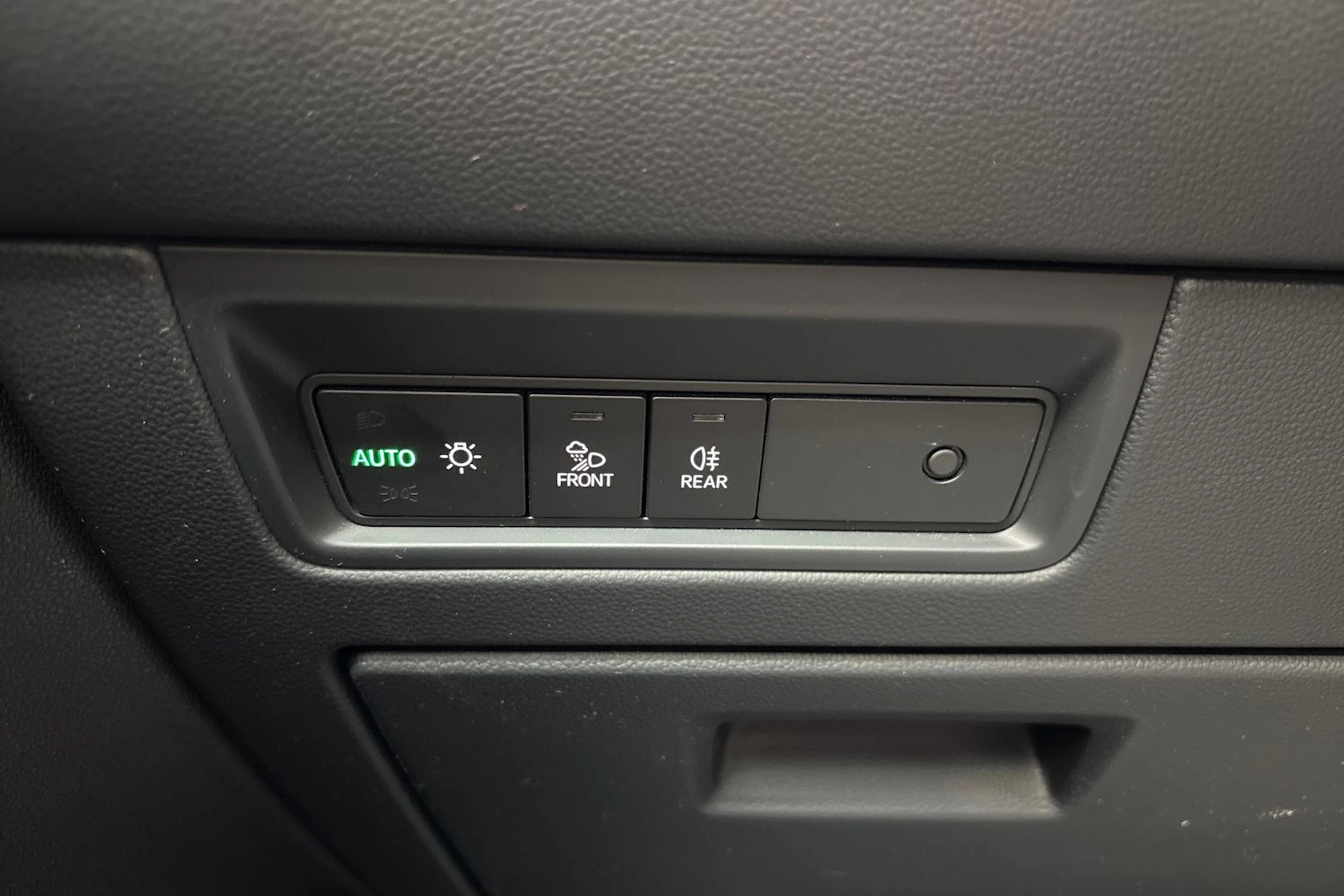 musta Volkswagen Touareg 2020 kuva 19.