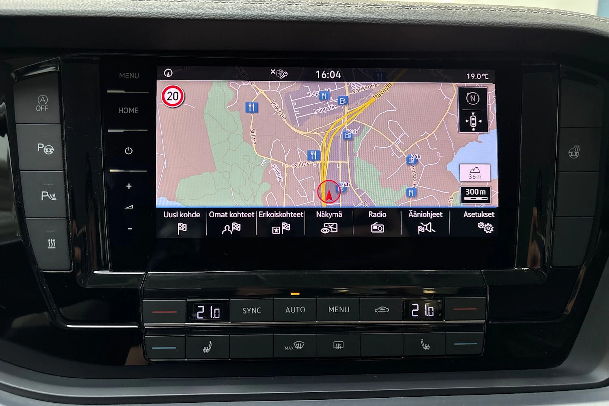 musta Volkswagen Touareg 2020 kuva 24.