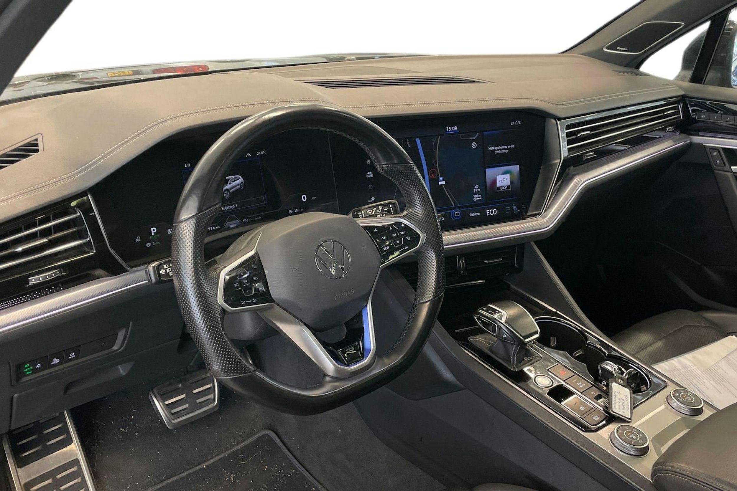 musta Volkswagen Touareg 2020 kuva 3.