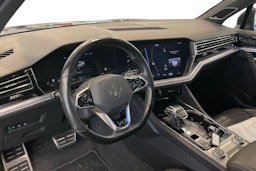 musta Volkswagen Touareg 2020 kuva 3.