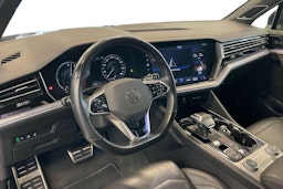 musta Volkswagen Touareg 2021 kuva 7.