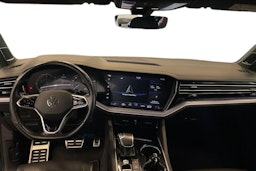 musta Volkswagen Touareg 2021 kuva 9.