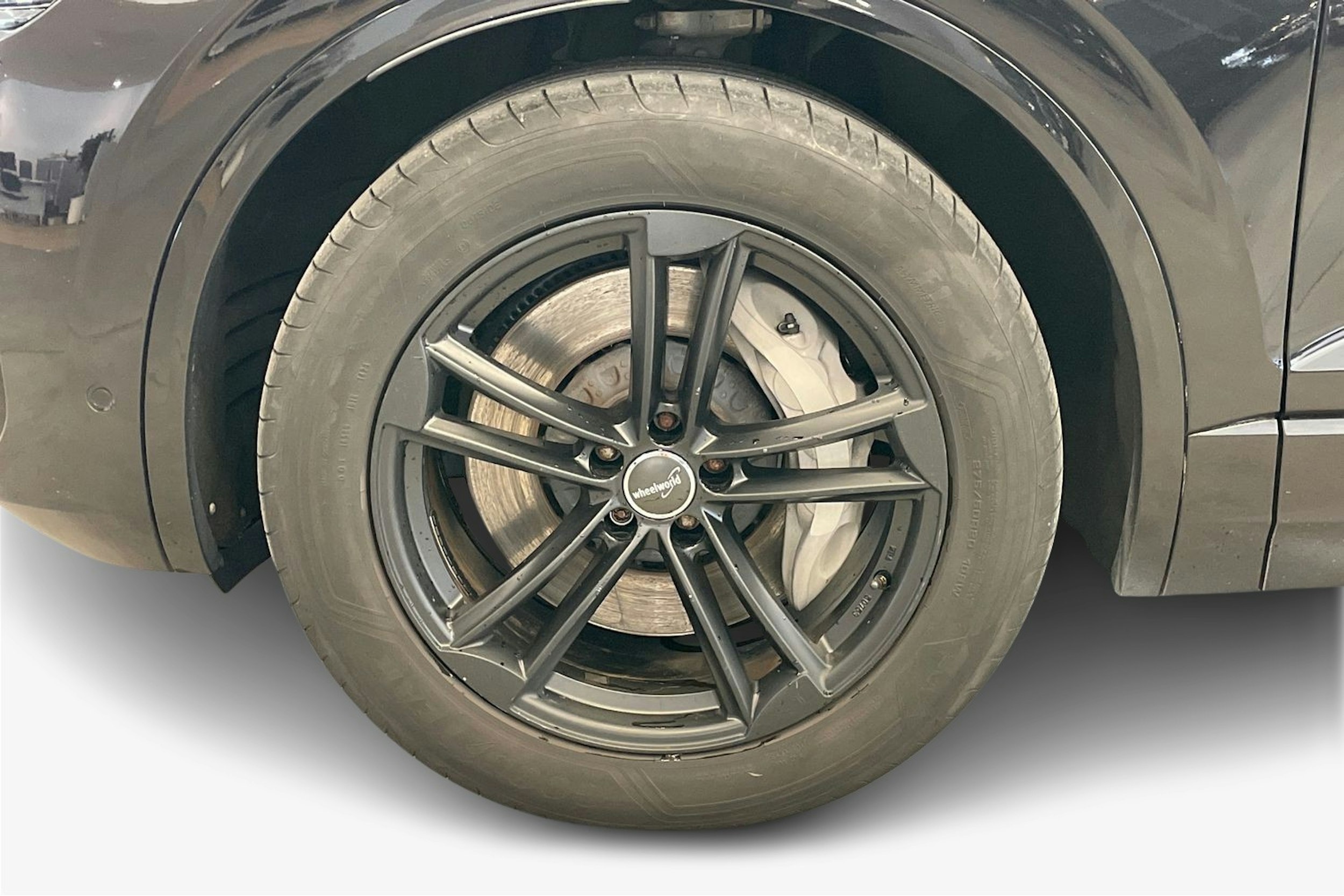 musta Volkswagen Touareg 2021 kuva 11.