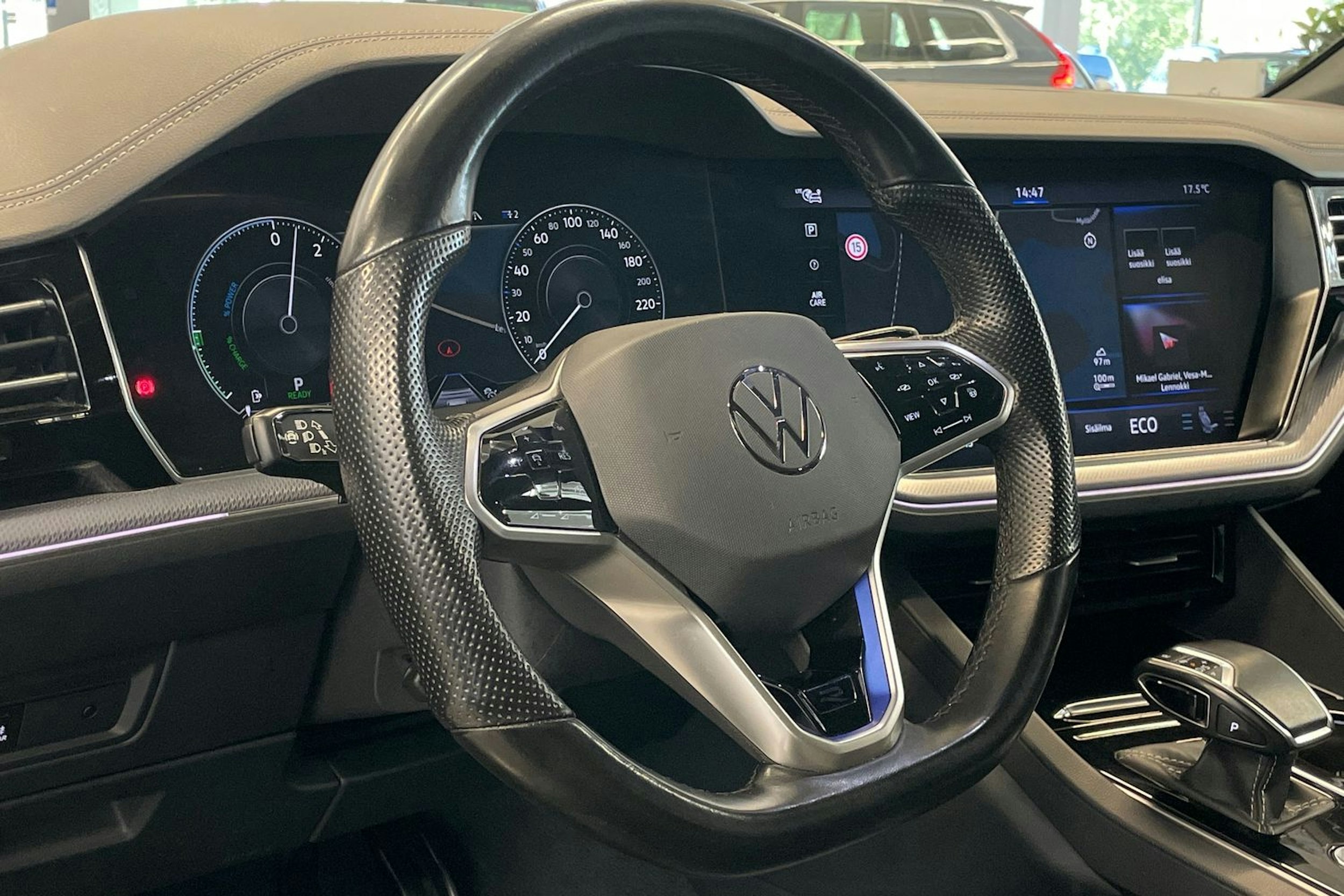musta Volkswagen Touareg 2021 kuva 15.