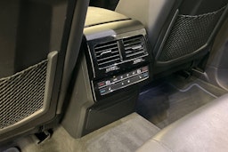 musta Volkswagen Touareg 2021 kuva 19.