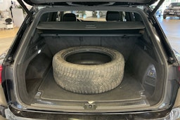 musta Volkswagen Touareg 2021 kuva 20.