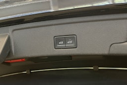 musta Volkswagen Touareg 2021 kuva 21.
