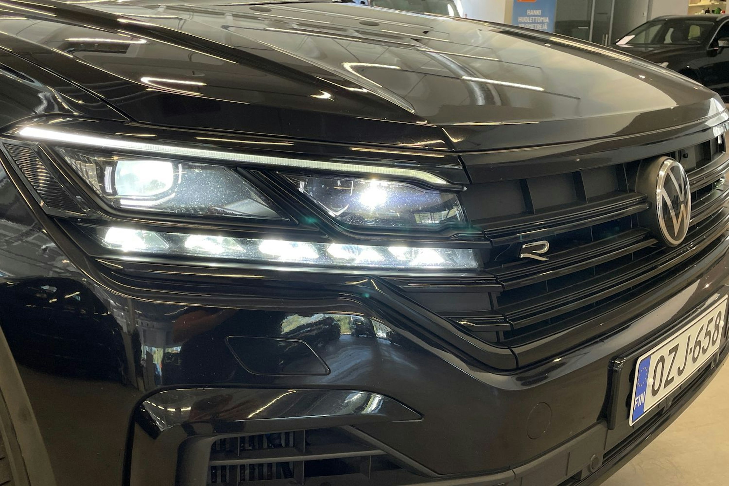 musta Volkswagen Touareg 2021 kuva 25.