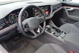 musta Volkswagen Touareg 2021 kuva 3.