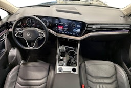 musta Volkswagen Touareg 2021 kuva 9.