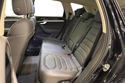 musta Volkswagen Touareg 2021 kuva 10.