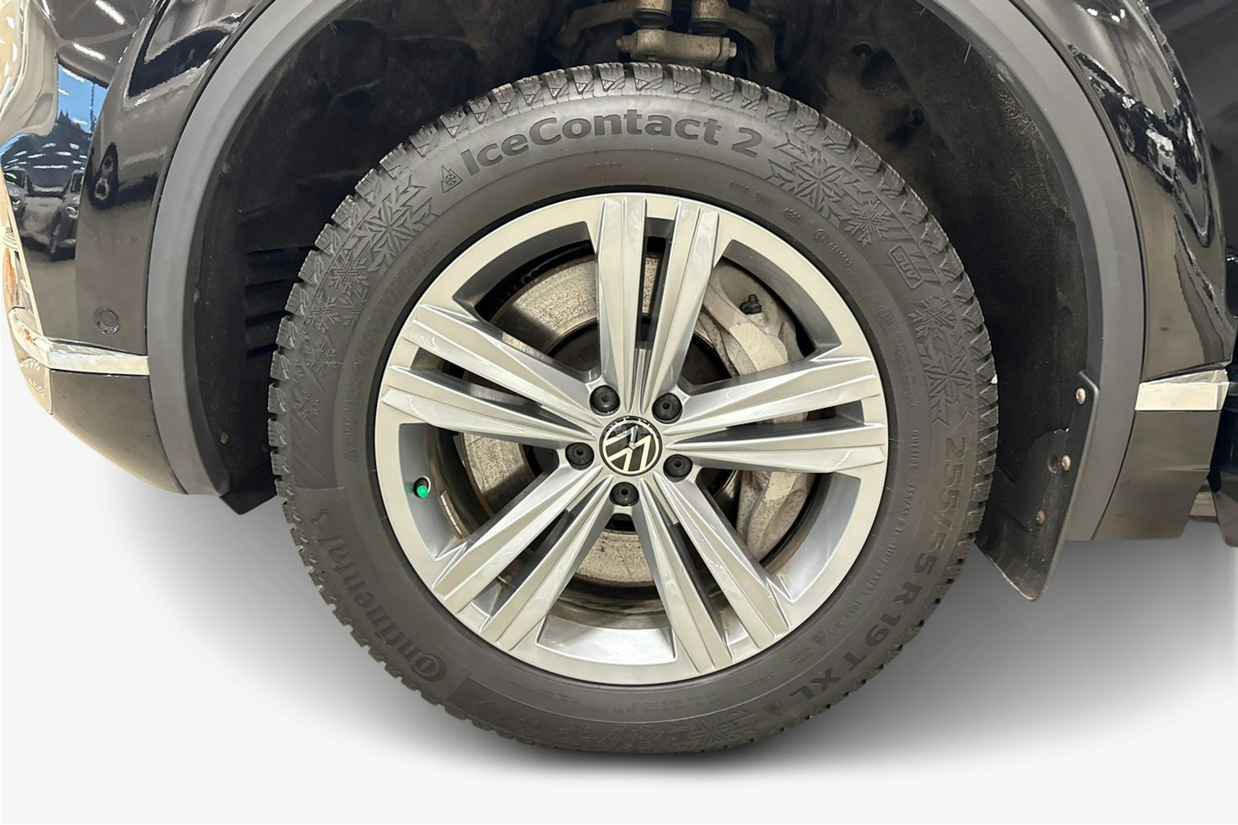 musta Volkswagen Touareg 2021 kuva 11.