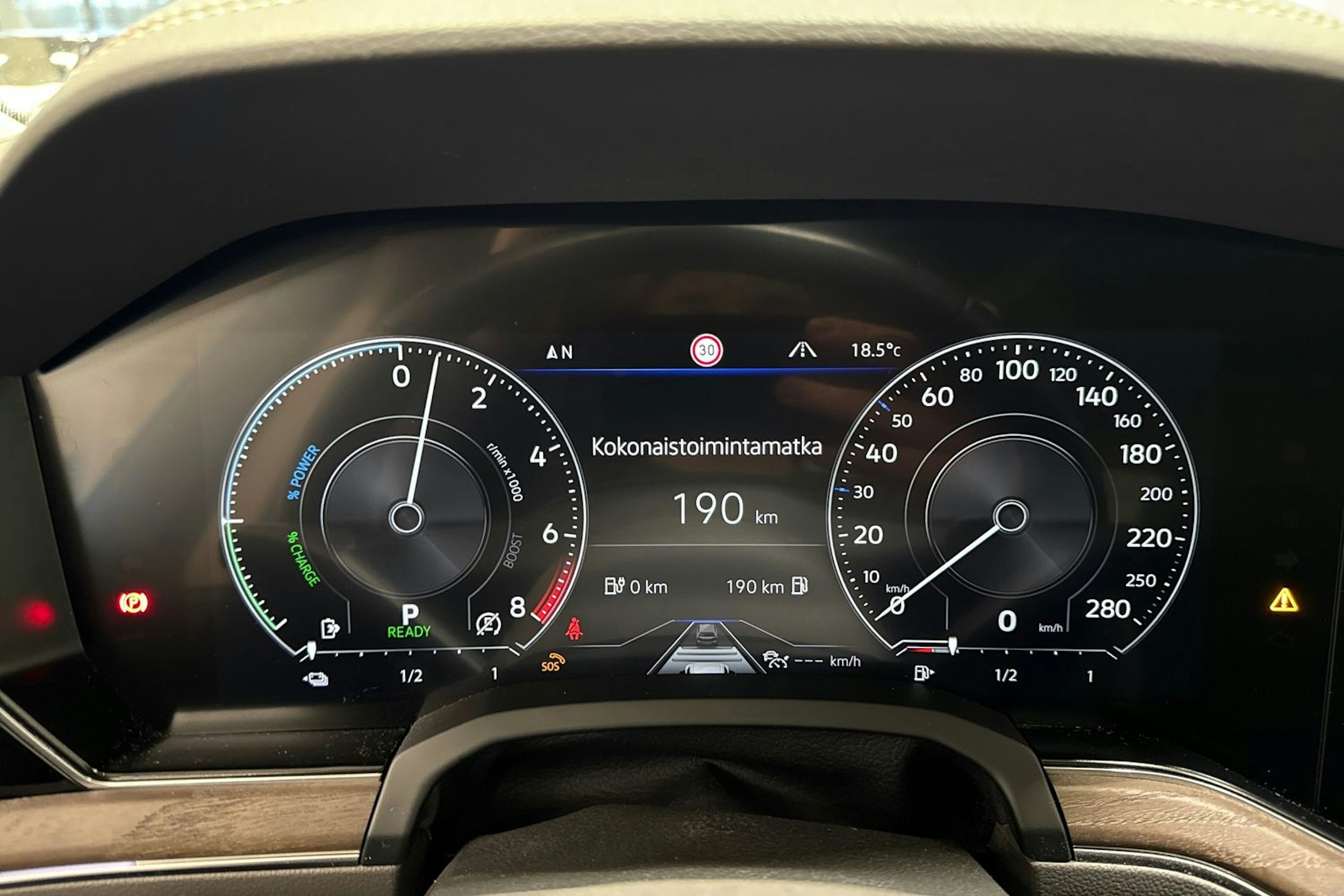 musta Volkswagen Touareg 2021 kuva 17.