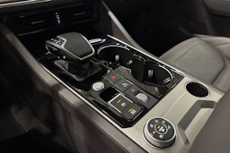 musta Volkswagen Touareg 2021 kuva 20.