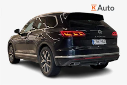 musta Volkswagen Touareg 2021 kuva 2.