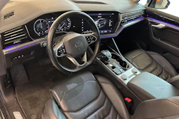 musta Volkswagen Touareg 2021 kuva 3.