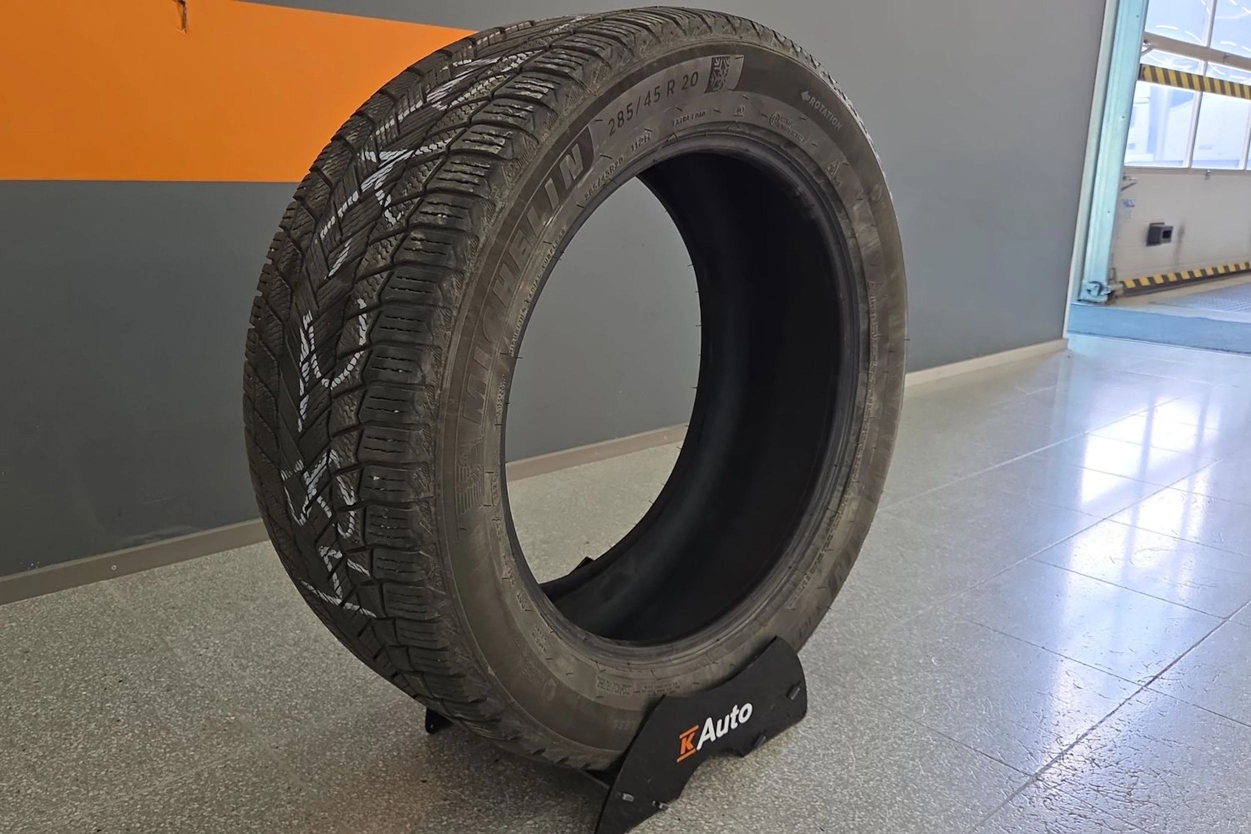 musta Volkswagen Touareg 2021 kuva 10.