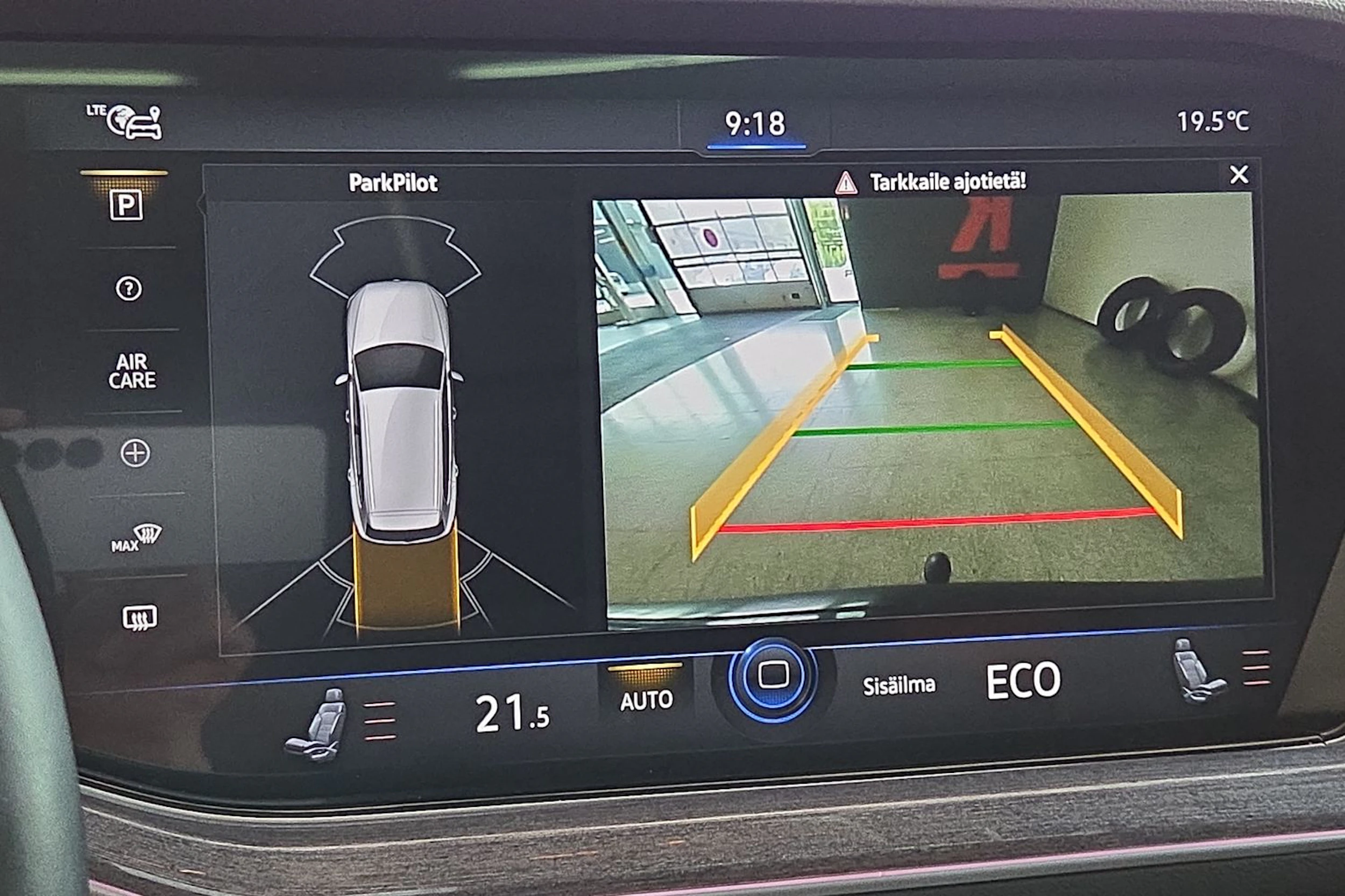 musta Volkswagen Touareg 2021 kuva 13.