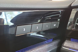 musta Volkswagen Touareg 2021 kuva 19.