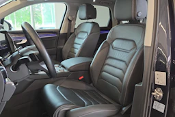 musta Volkswagen Touareg 2021 kuva 21.
