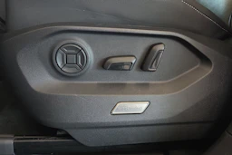 musta Volkswagen Touareg 2021 kuva 22.