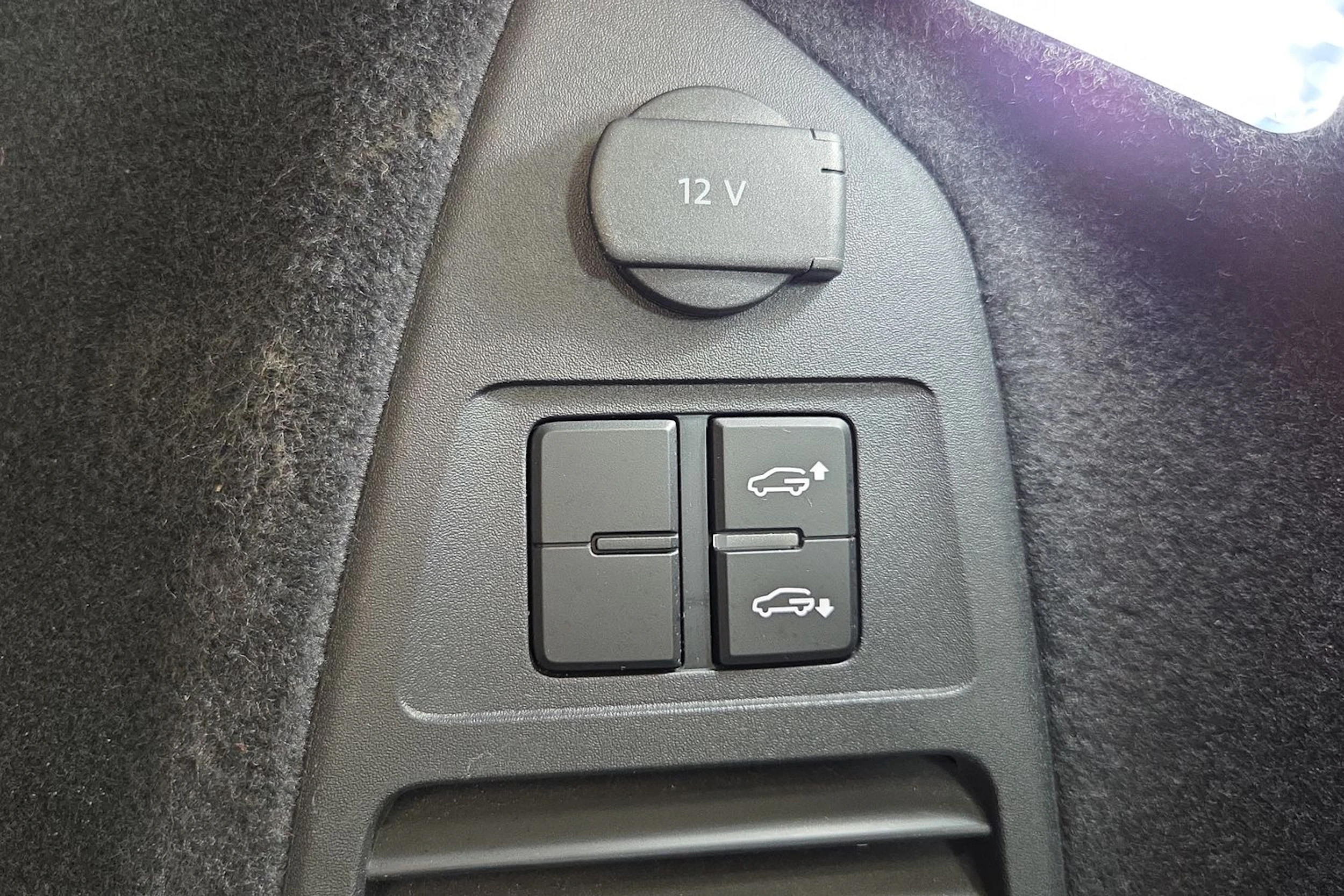 musta Volkswagen Touareg 2021 kuva 25.