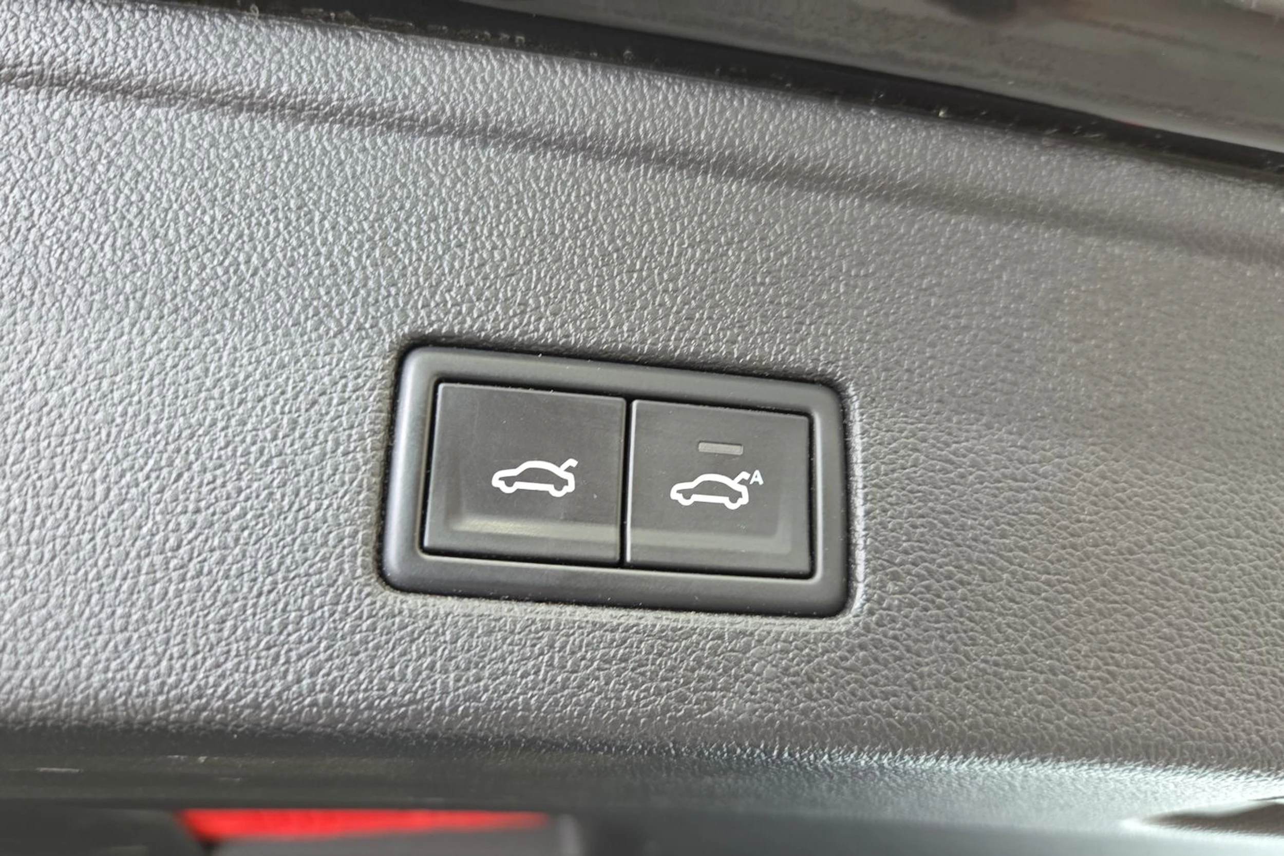 musta Volkswagen Touareg 2021 kuva 27.