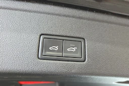 musta Volkswagen Touareg 2021 kuva 27.