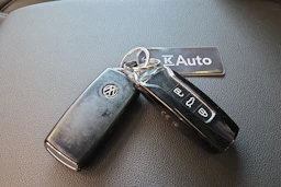 musta Volkswagen Touareg 2021 kuva 28.
