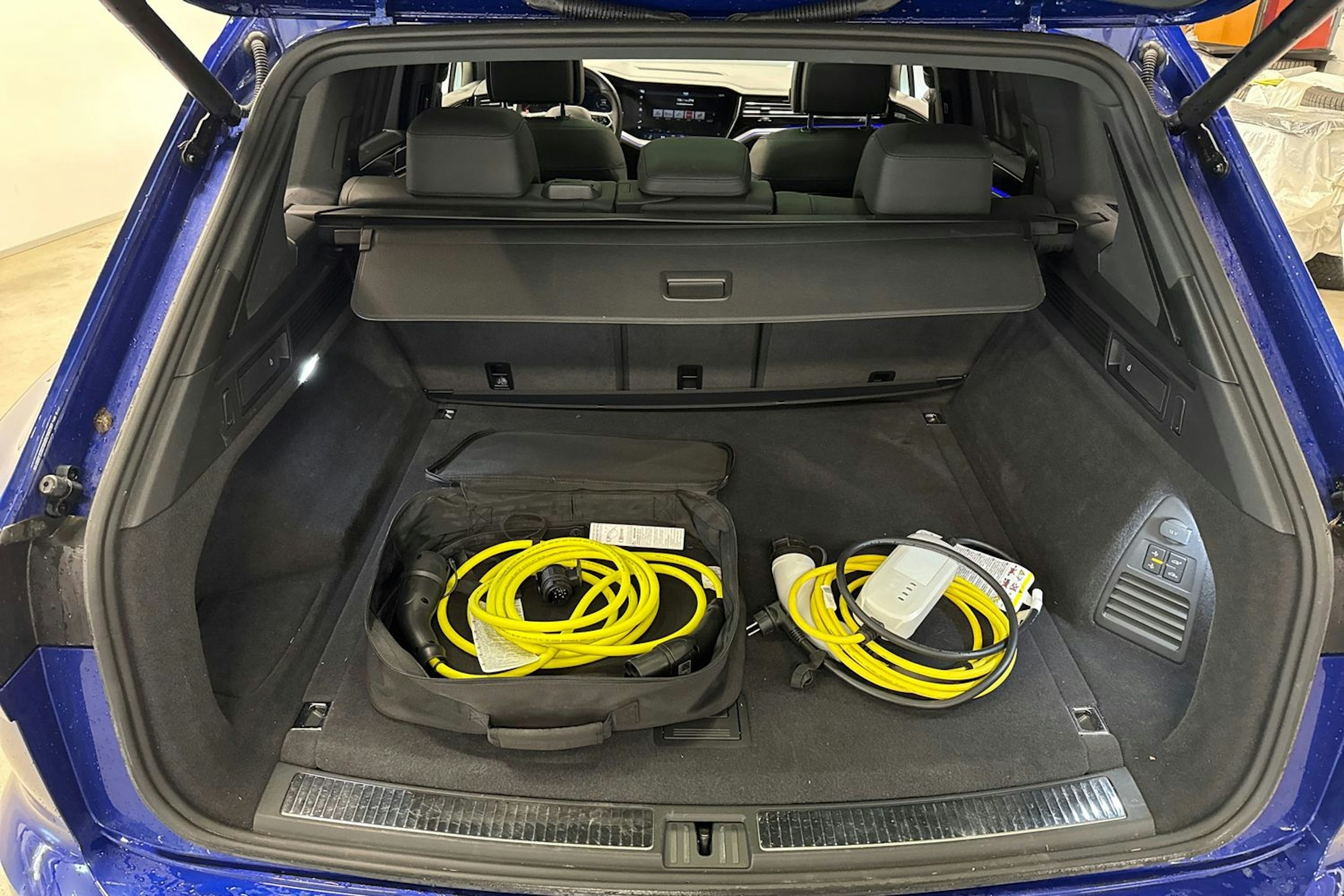 met. sininen Volkswagen Touareg 2021 kuva 16.